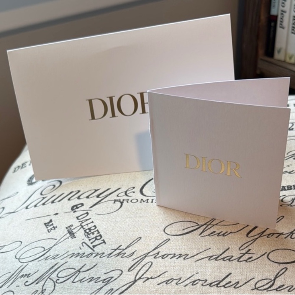 Dior “Around the World”Elegant Tote and Gift Box - Picture 3 of 8